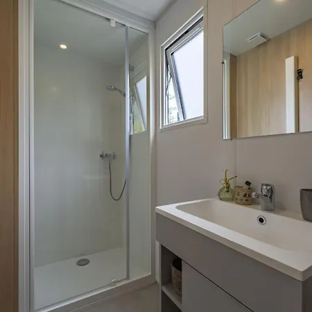 6p 3bdrms Aircon Kamp alanı Doussard
